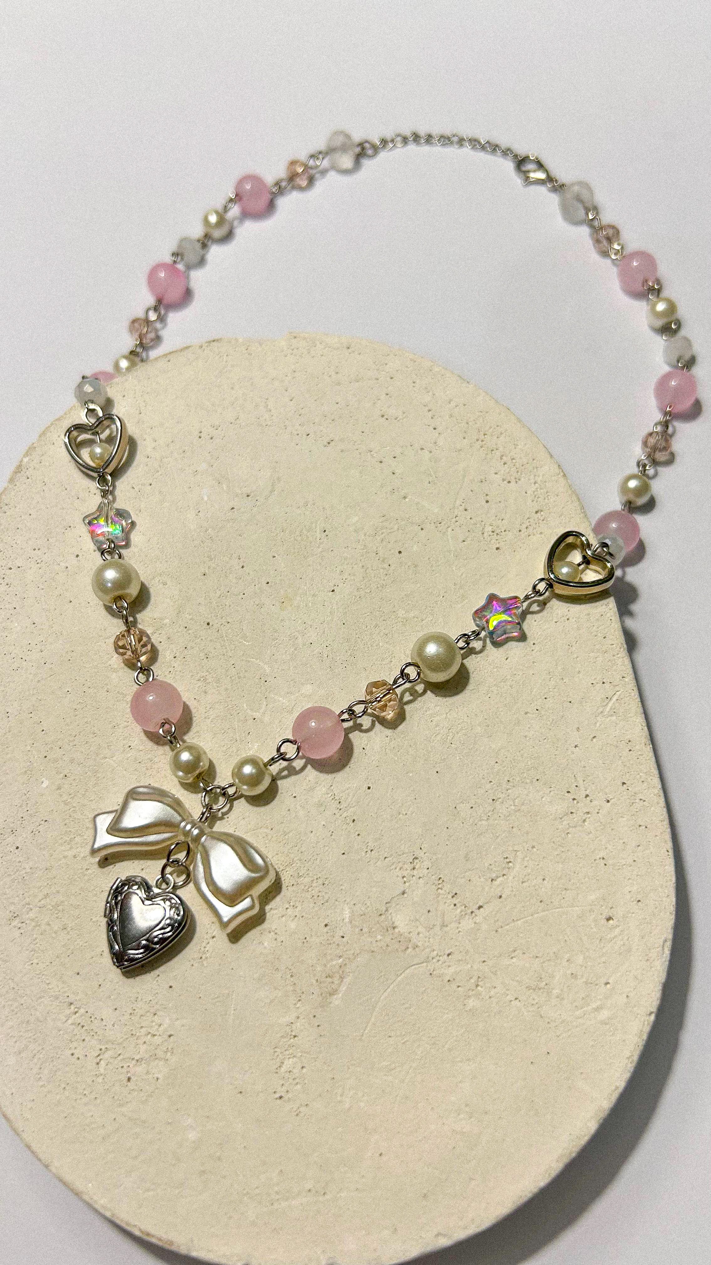 THE COQUETTE NECKLACE