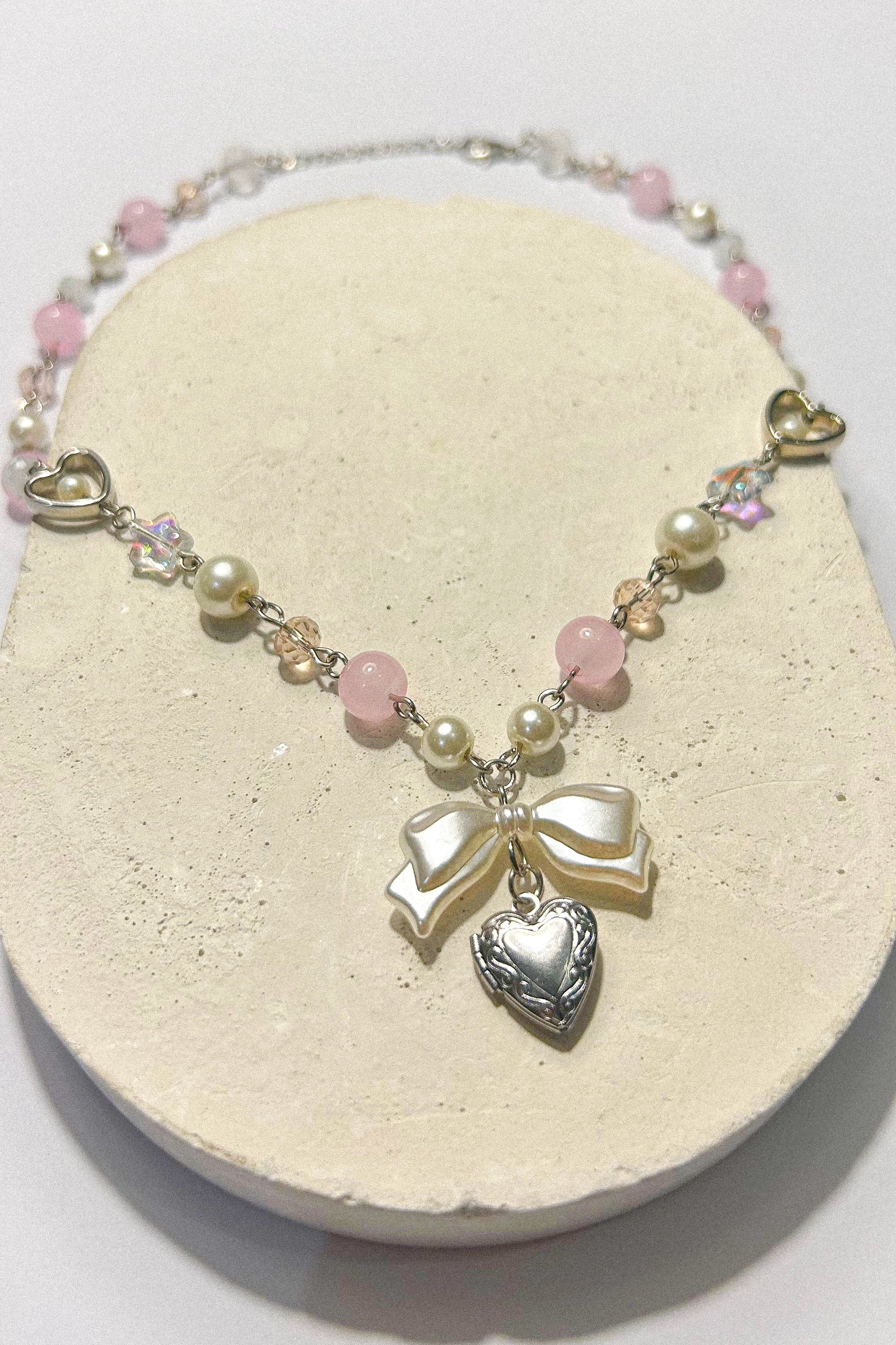 THE COQUETTE NECKLACE